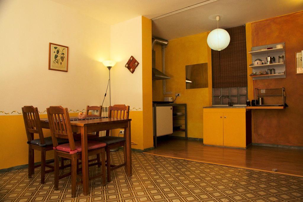 Apartamentos Saltarel-Lo Besalu Exterior photo